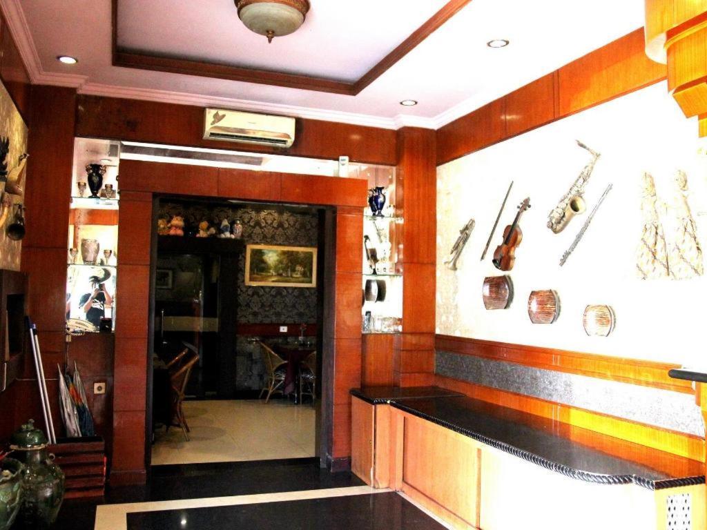 Hotel Menara Lexus Medan Esterno foto