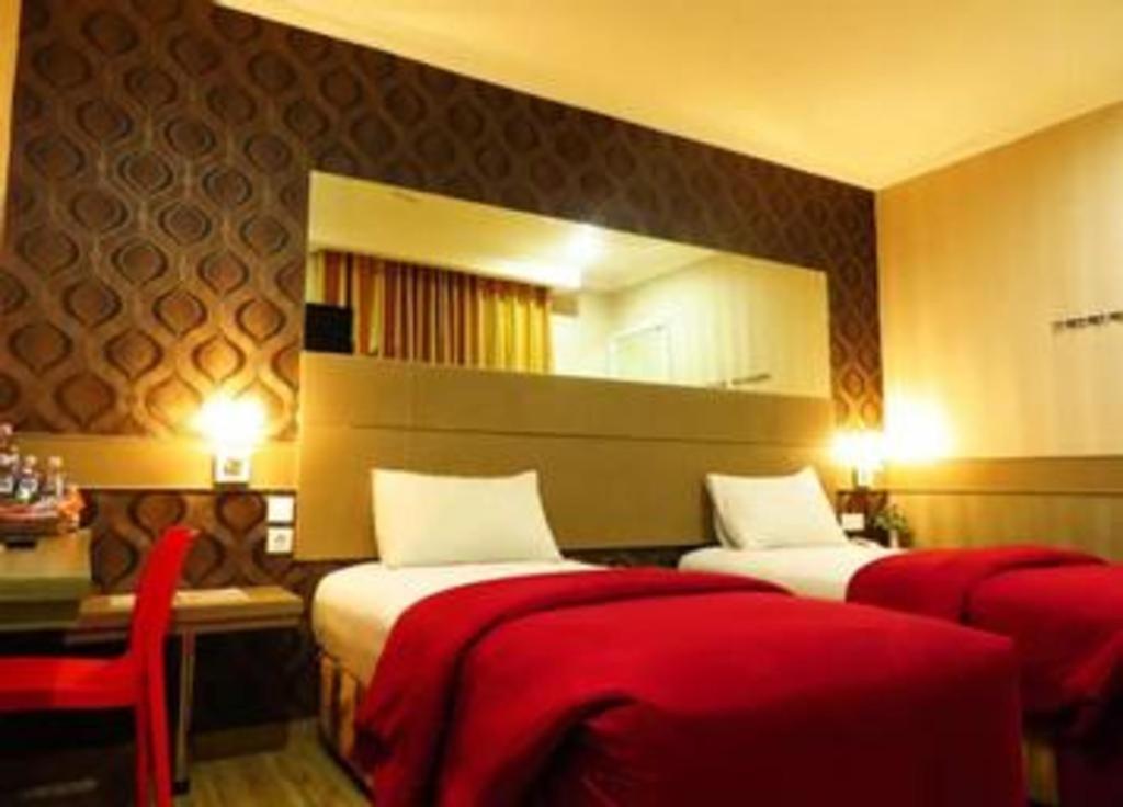 Hotel Menara Lexus Medan Esterno foto