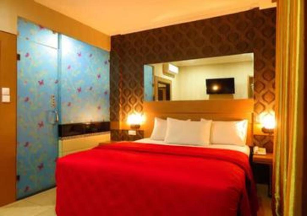 Hotel Menara Lexus Medan Esterno foto