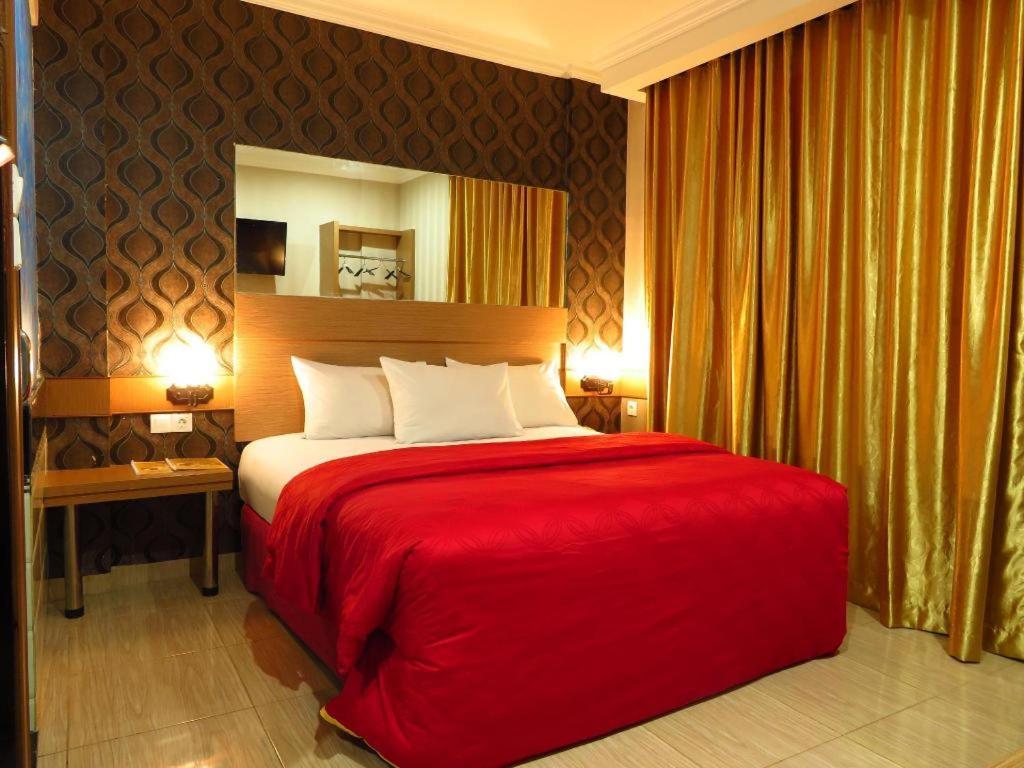Hotel Menara Lexus Medan Esterno foto